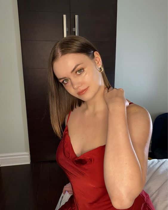 hair and makeup ideas for red dresses