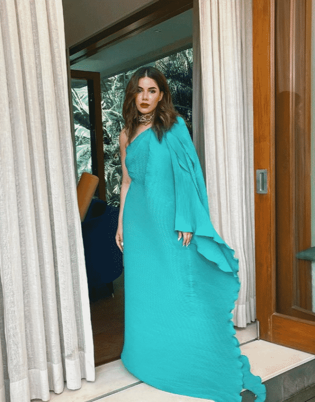 What to Wear to an Indian Engagement Party? 13 Guest Outfits