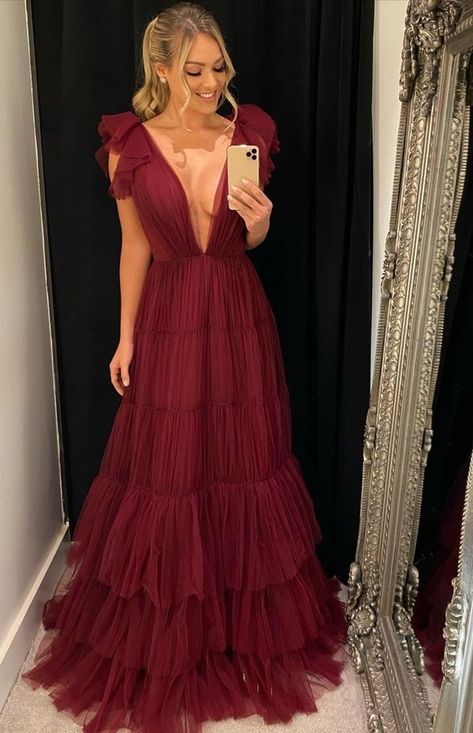 #21 Simple & Easy Hairstyles With Dresses That Look Amazing #21 Simple & Easy Hairstyles With Dresses That Look Amazing