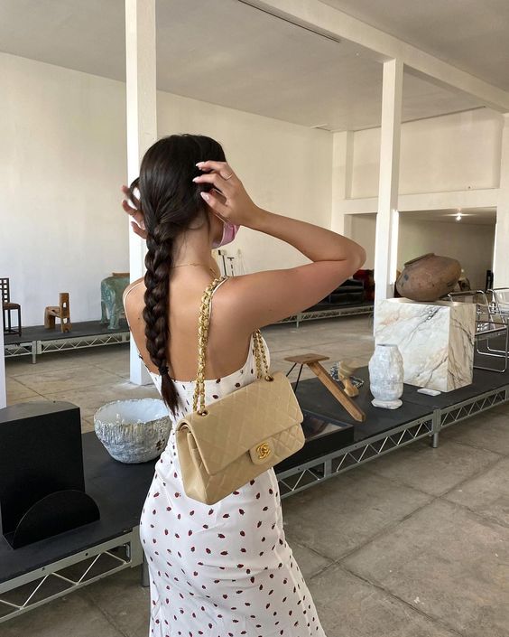 #21 Simple & Easy Hairstyles With Dresses That Look Amazing #21 Simple & Easy Hairstyles With Dresses That Look Amazing