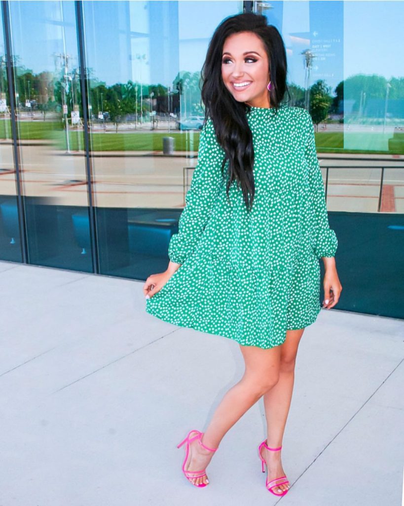 What to Wear with Pink Heels? 21 Outfits With Hot Pink Heels