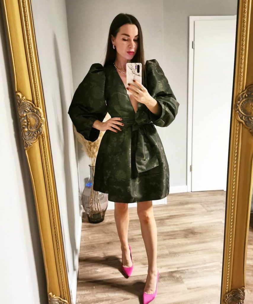 Outfits with hot pink heels
