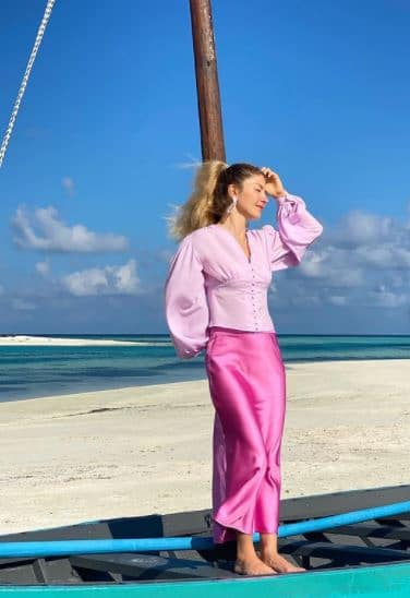 What to Wear in the Maldives? 20 Outfits & Packing List What to Wear in the Maldives? 20 Outfits & Packing List