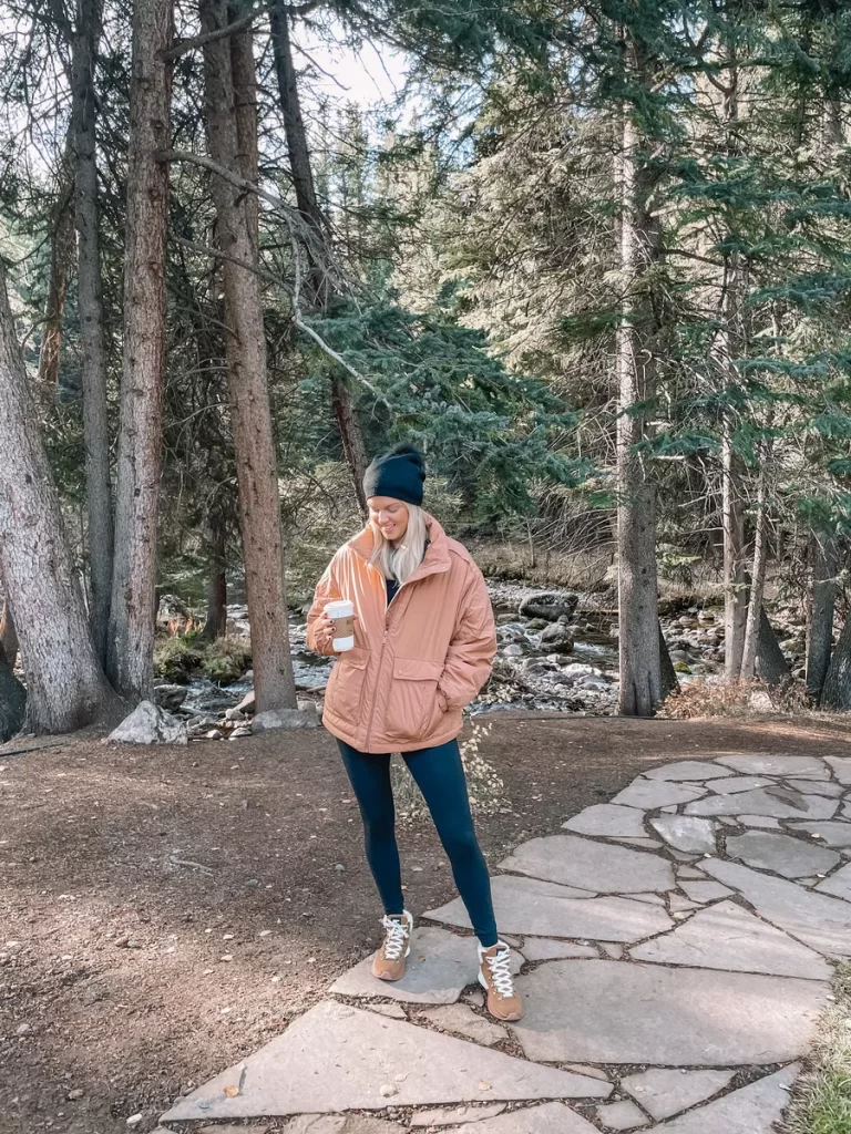 What to wear in Canada in Winters?21 Outfits & Packing List