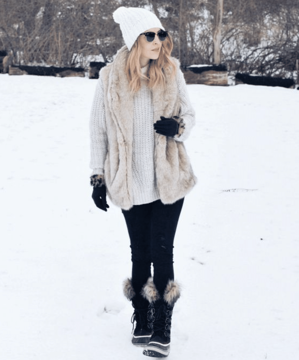 Ski Resort Outfits – 30 Tips What to Wear Skiing