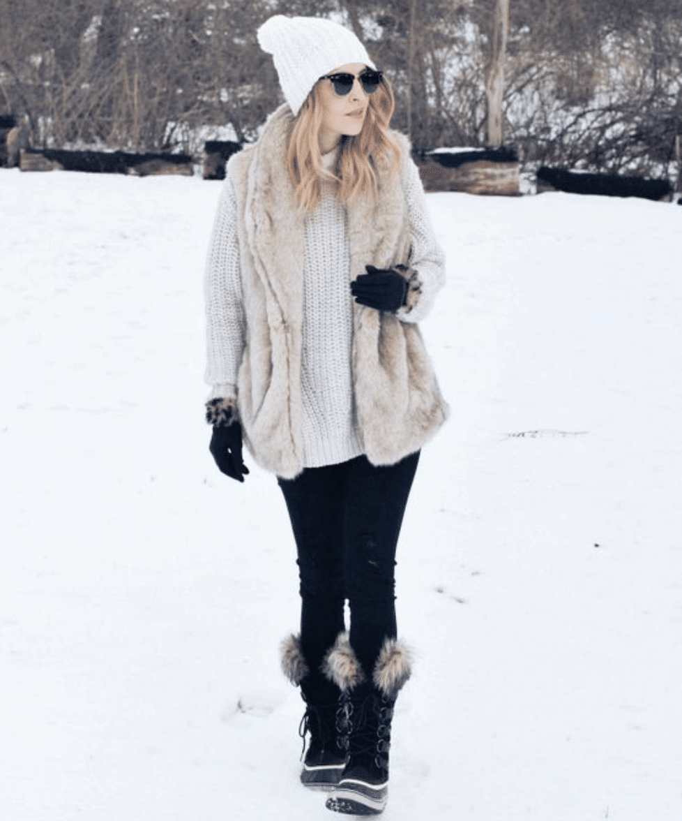 Ski Resort Outfits 30 Tips What to Wear Skiing