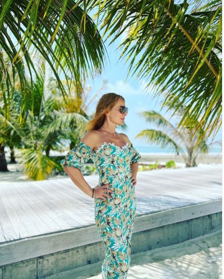 What to Wear in the Maldives? 20 Outfits & Packing List What to Wear in the Maldives? 20 Outfits & Packing List