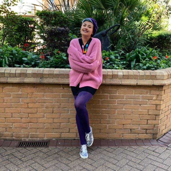 how to style purple leggings