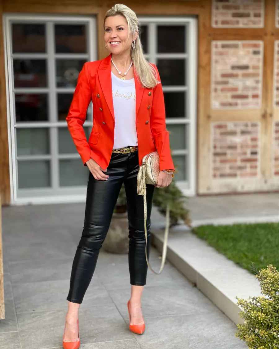 orange-blazer-outfits-14