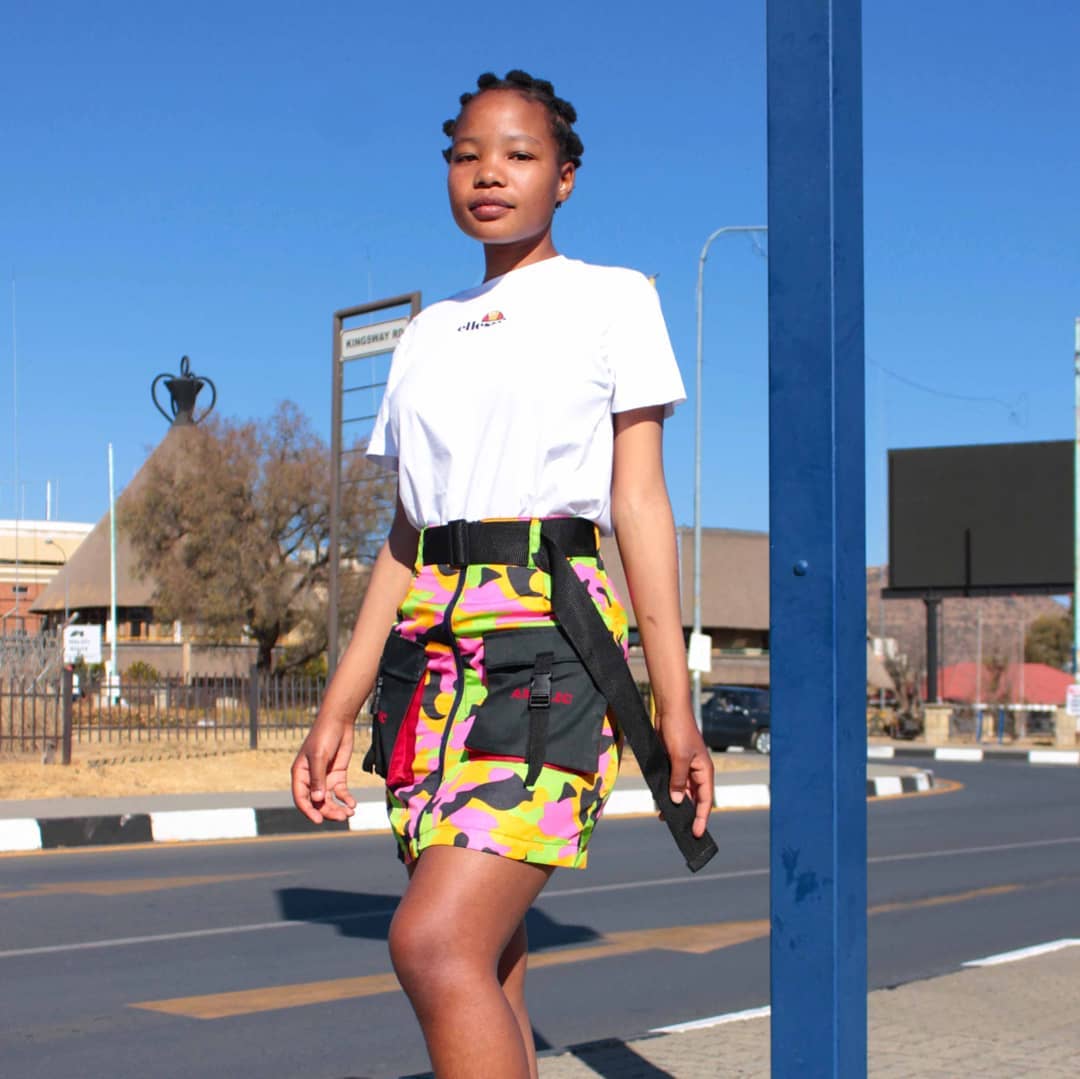 Cargo Skirt Outfit Ideas16 Tips on How to Wear Cargo Skirts