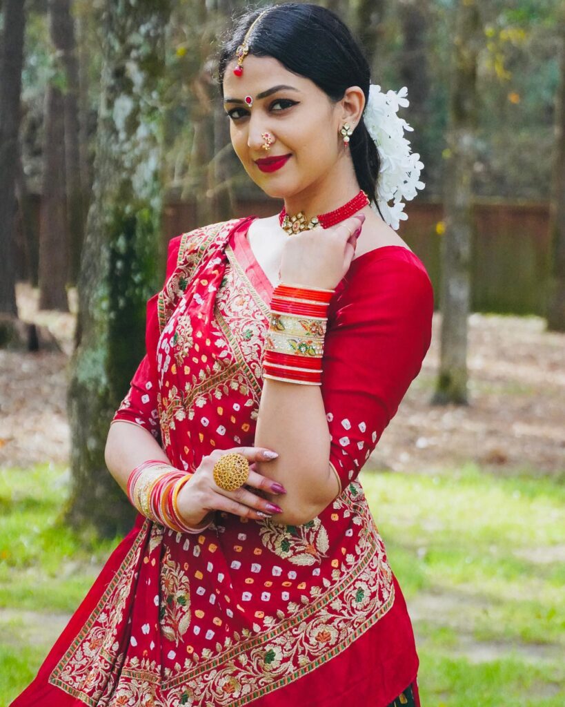 How To Wear a Bandhani Saree? 20 Best Bandhej Saree Designs