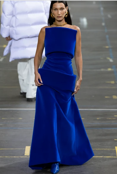 How To Wear Blue Velvet Dresses – 20 Styling Tips