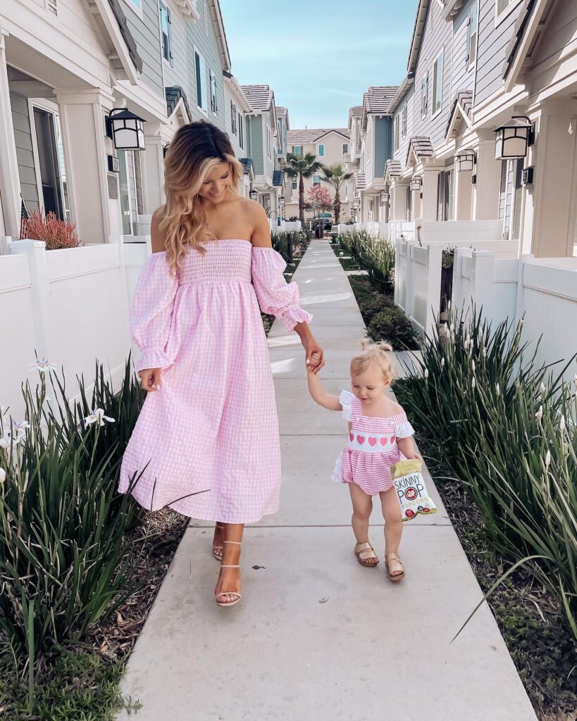 35 Best Easter Outfits For Women 2023
