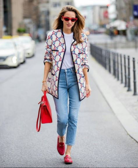 26 Outfit Ideas with Red Shoes for Women