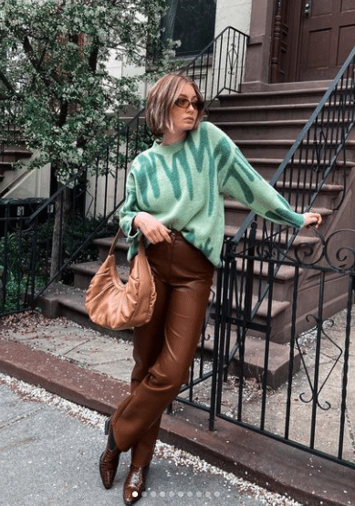 what to wear with green sweater