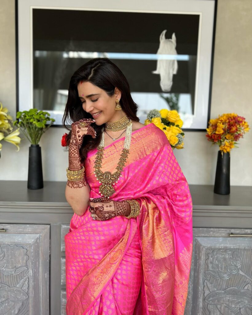 banarasi saree designs for the bride - how to wear a banarsi saree