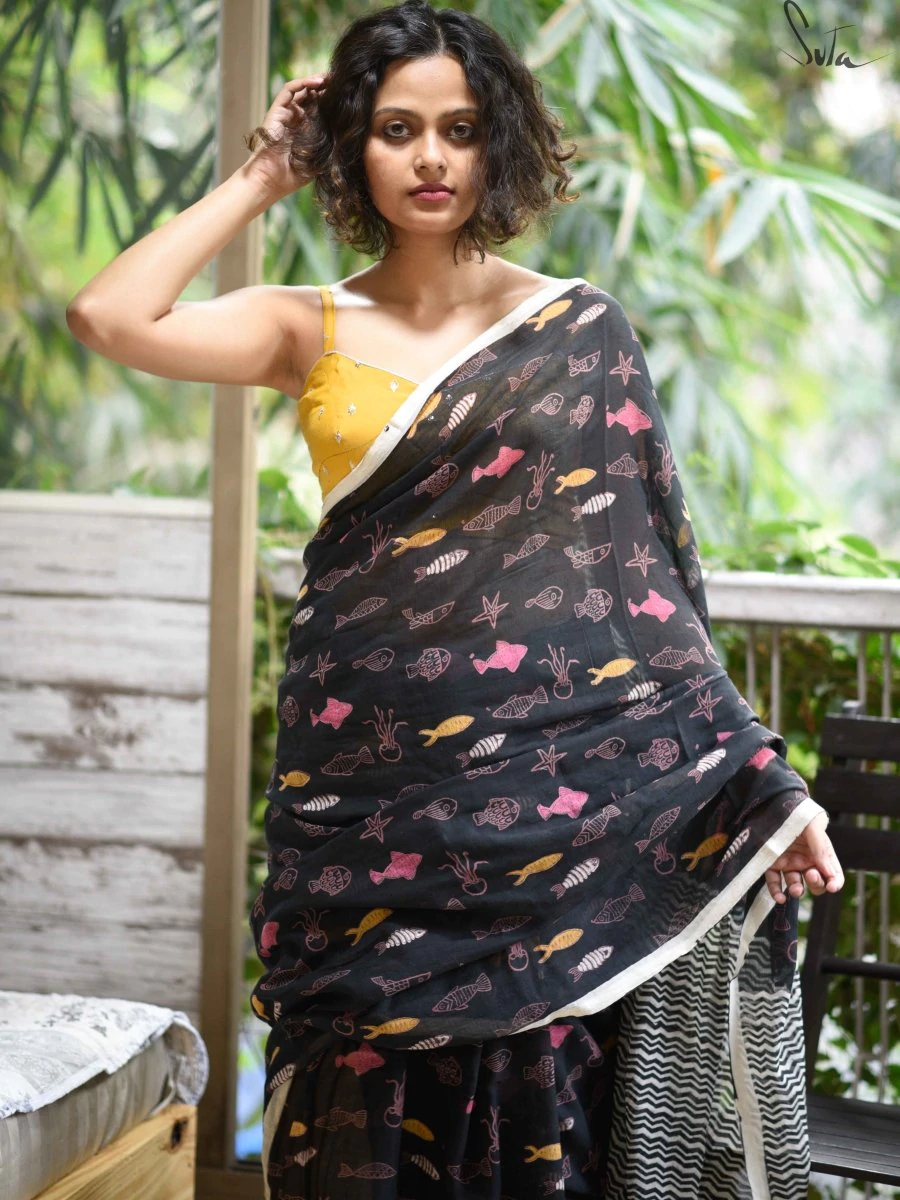 black saree with contrasting blouse