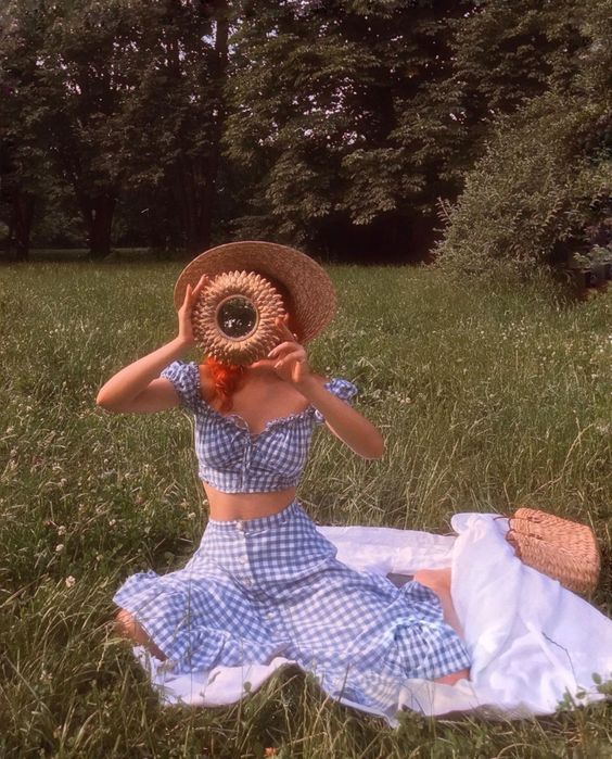 What to Wear on a Picnic? 21 Outfit Ideas