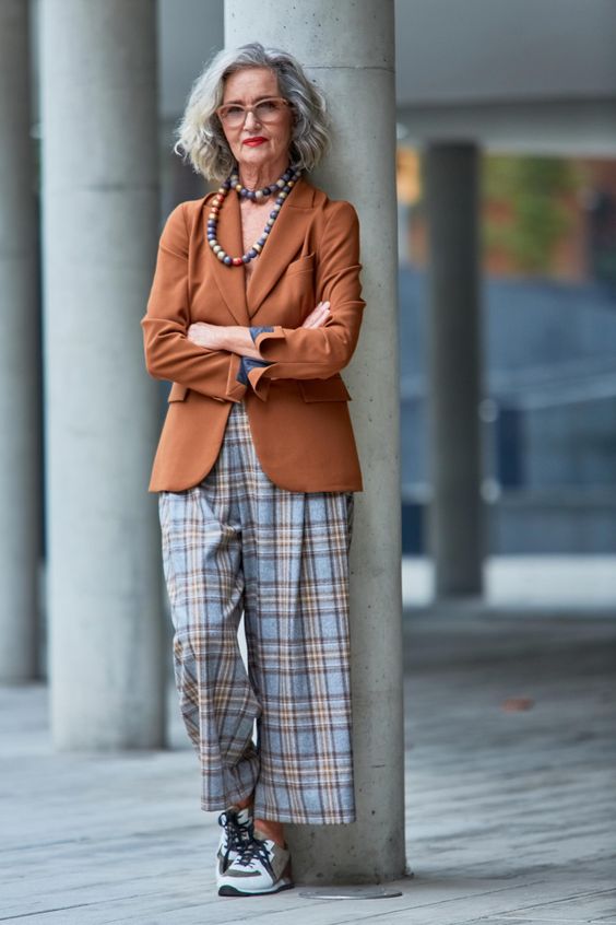 street style outfits for women over 40 & 50