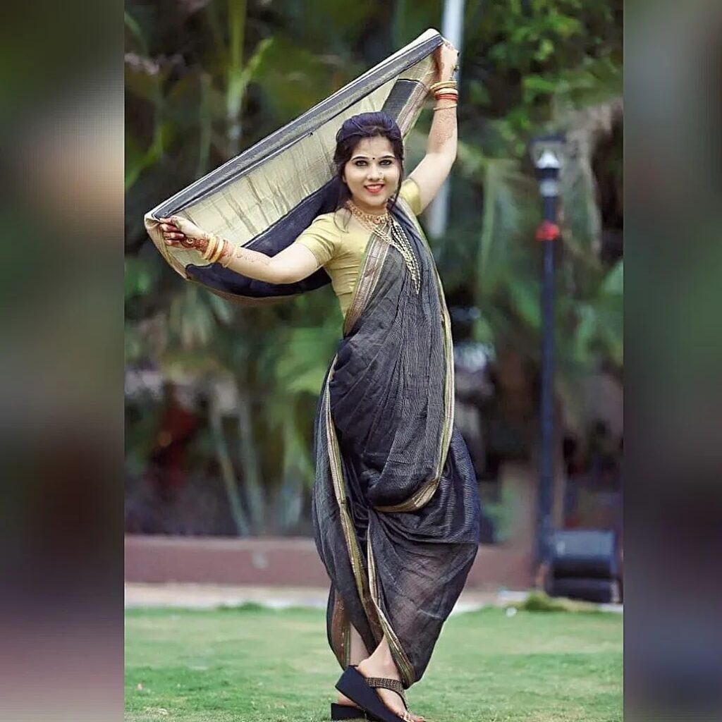 black saree designs