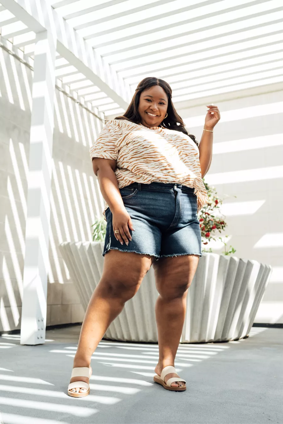 26 Plus-Size Shorts Outfits: How to Wear Shorts for Plus Size