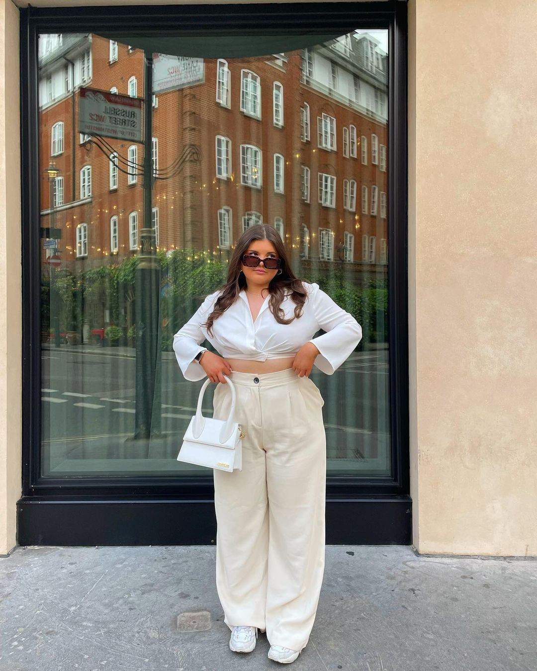 What to Wear in London in Summer? 20 Outfits & Packing List