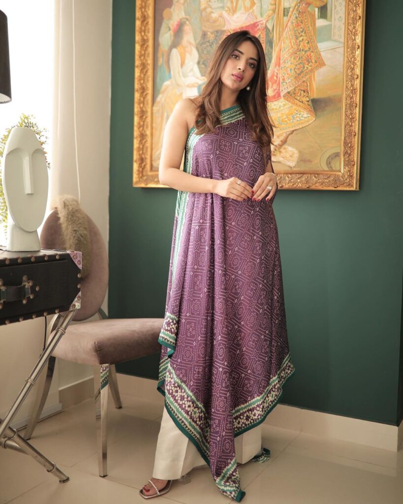 One-shoulder Bandhej Kurti Paired with Pants