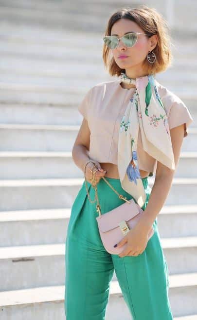 How to Wear a Neckerchief? 22 Tips and Outfits for Women