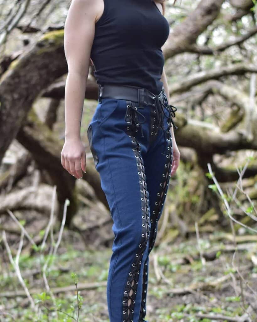 how to wear leather pants