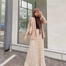 22 Cute Crepe Skirt Outfit Ideas & Styling Tips 22 Cute Crepe Skirt Outfit Ideas & Styling Tips