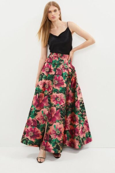 Jacquard Skirt Outfits - 20 Ways To Style Them Jacquard Skirt Outfits - 20 Ways To Style Them