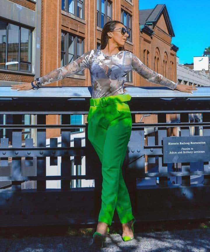 Neon Pants Outfit Ideas