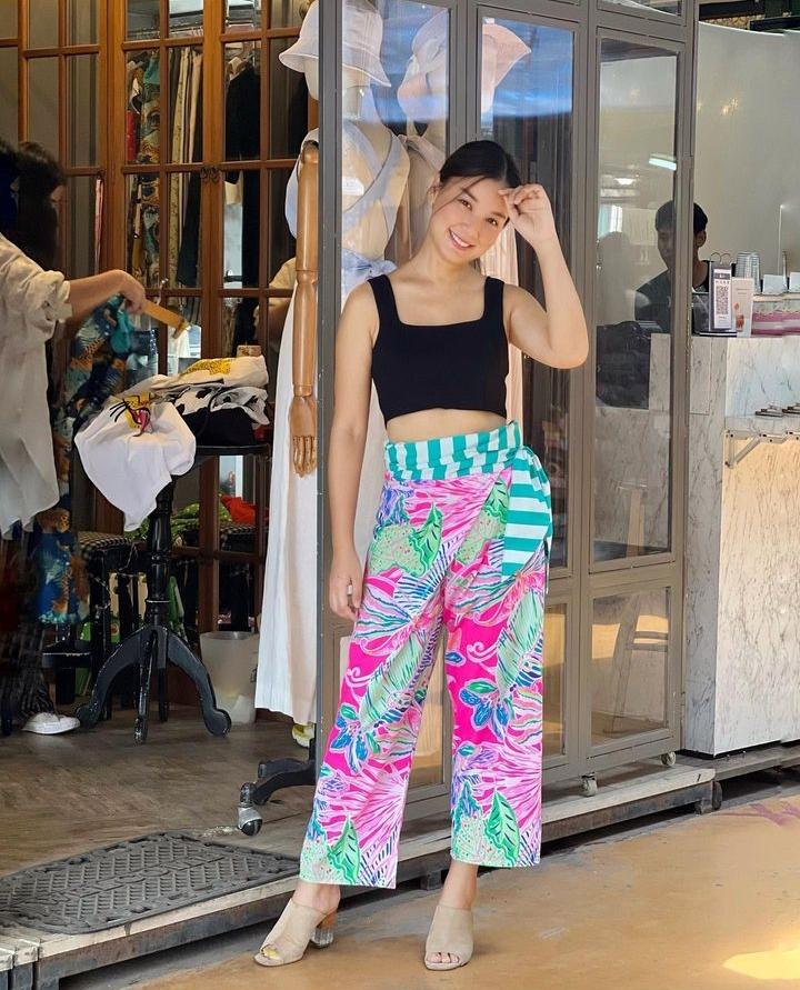 Neon Pants Outfit Ideas 