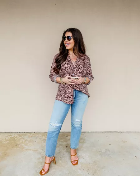 20 Outfits With Square-Toed Sandals And How To Style Them