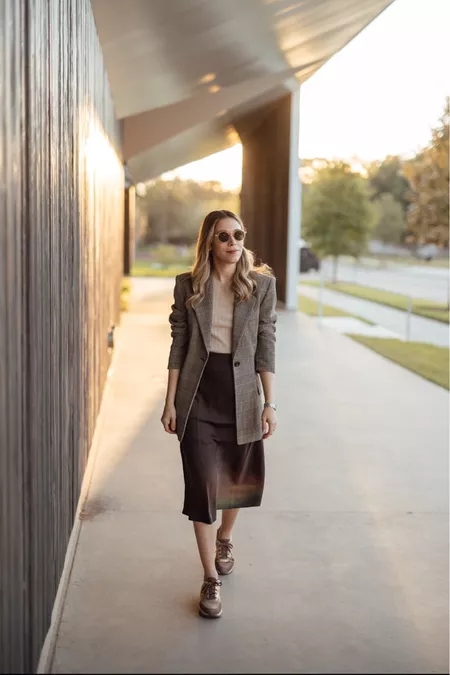 crepe skirt outfits