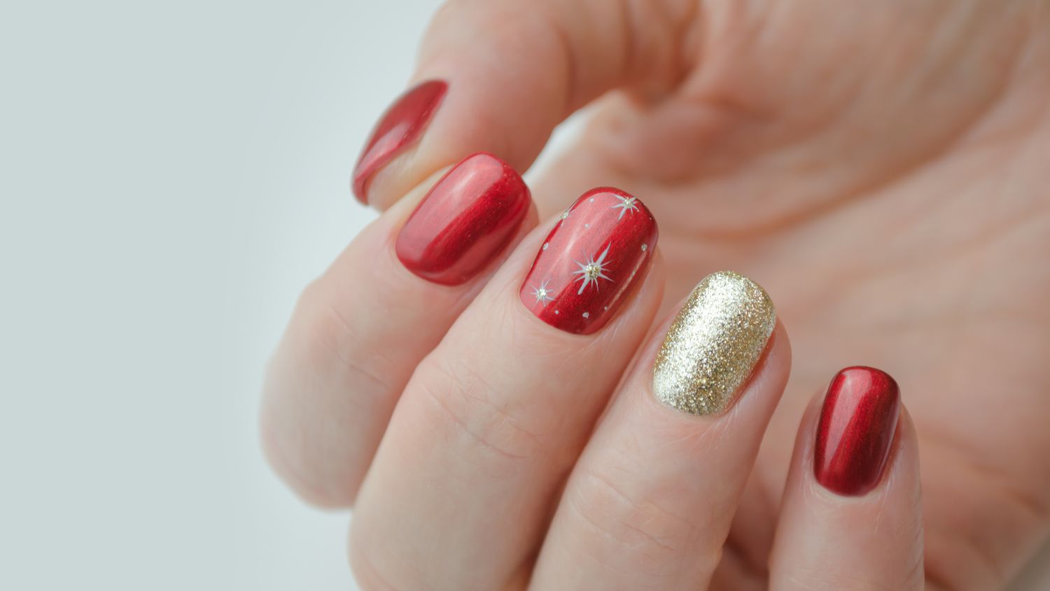 Christmas nail designs for 2023