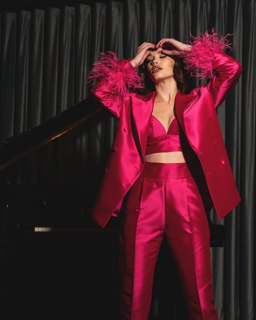 23 Best Viva Magenta Outfits (Pantone Color of the Year 2023)