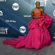23 Best Viva Magenta Outfits (Pantone Color of the Year 2023) 23 Best Viva Magenta Outfits (Pantone Color of the Year 2023)
