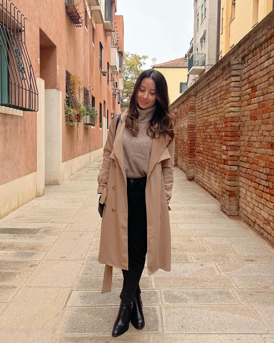 What To Wear In Florence? 29 Outfit Ideas & Packing Tips
