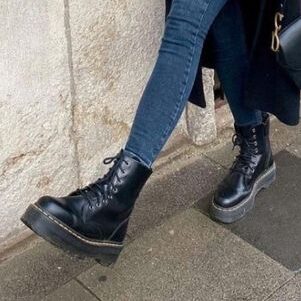 lug  sole boots with skinny jeans