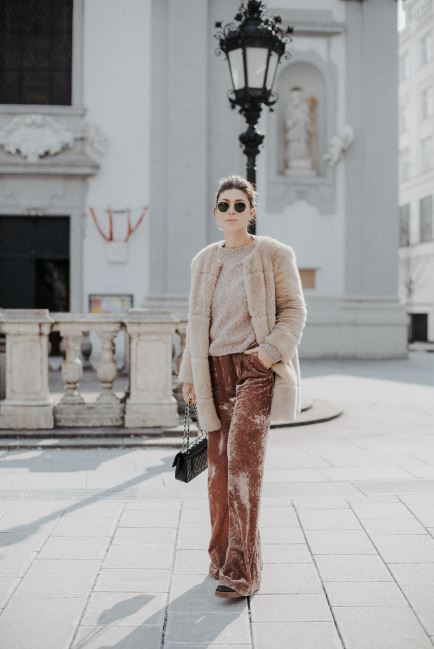 25 Velvet Pants Outfits: What to Wear with Velvet Pants?