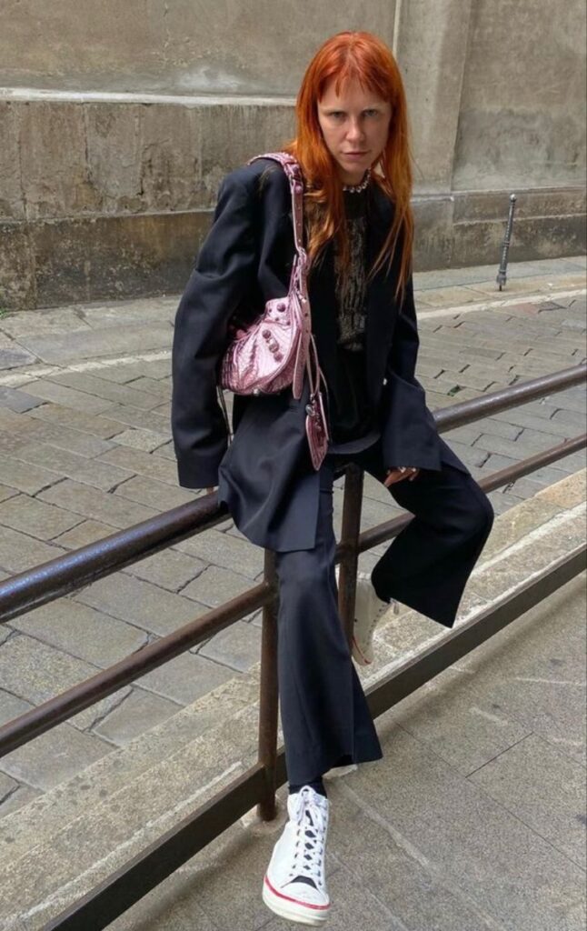 How To Style Metallic Bags? 30 Outfit Ideas & Tips