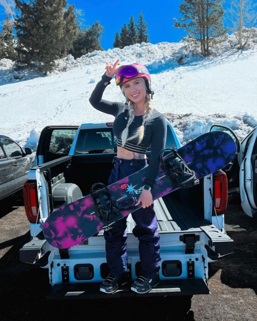 what to wear snowboarding 