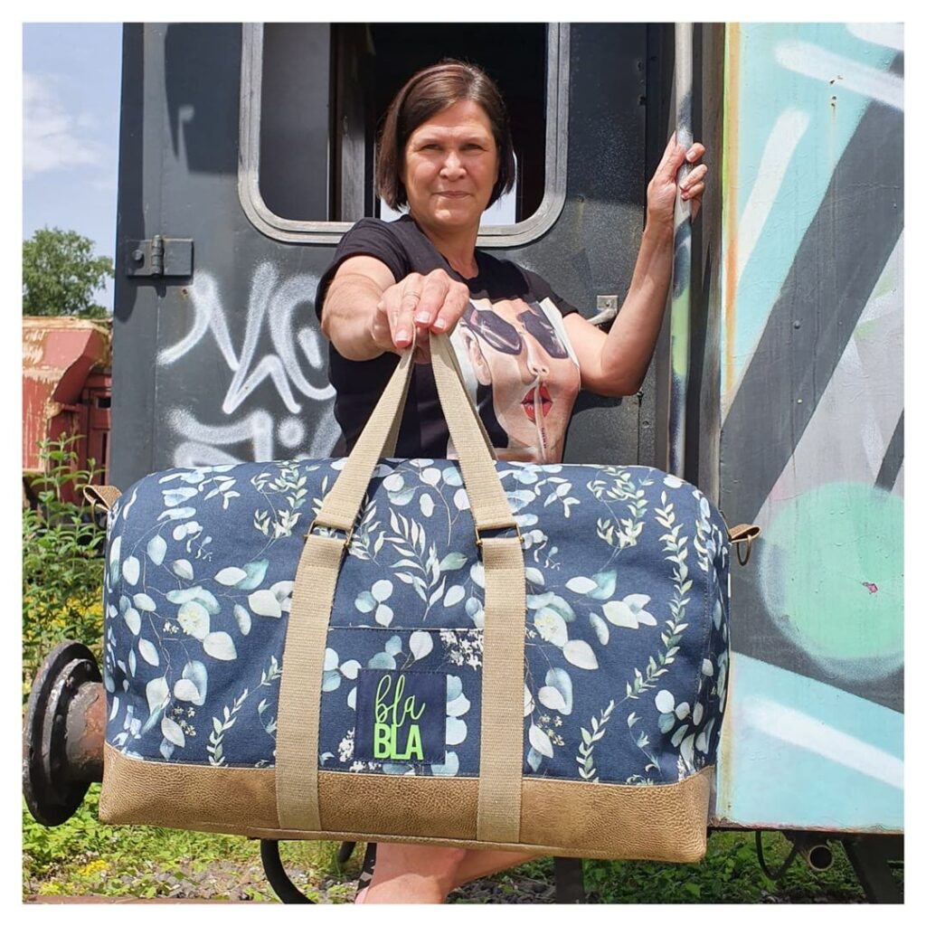 20 Practical Weekender Bags for Women Over 60