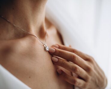 The Symbolism Behind Diamond Necklaces And Their Meanings