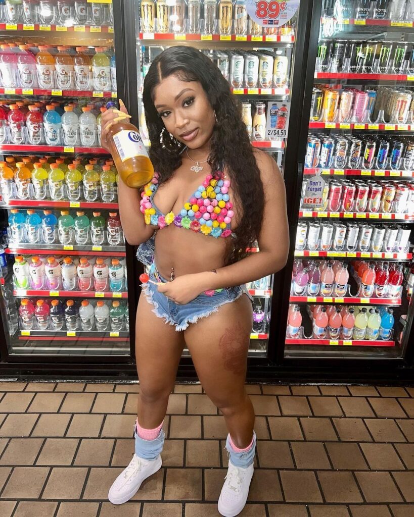 20 Cute Freaknik Outfit Ideas for Party