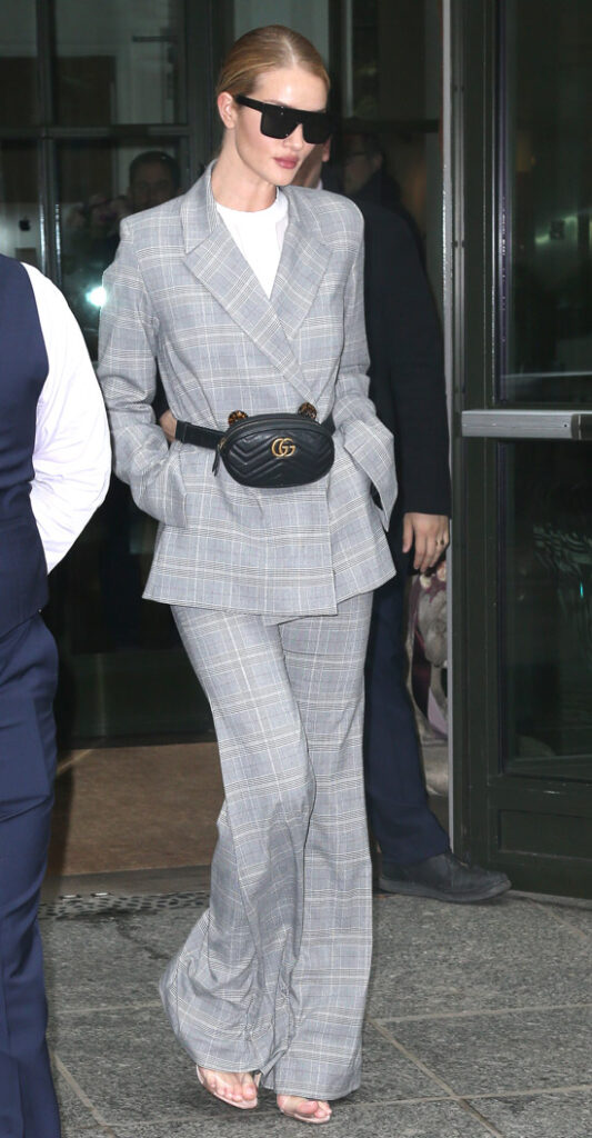 Gray Blazer Outfit Ideas for Women
