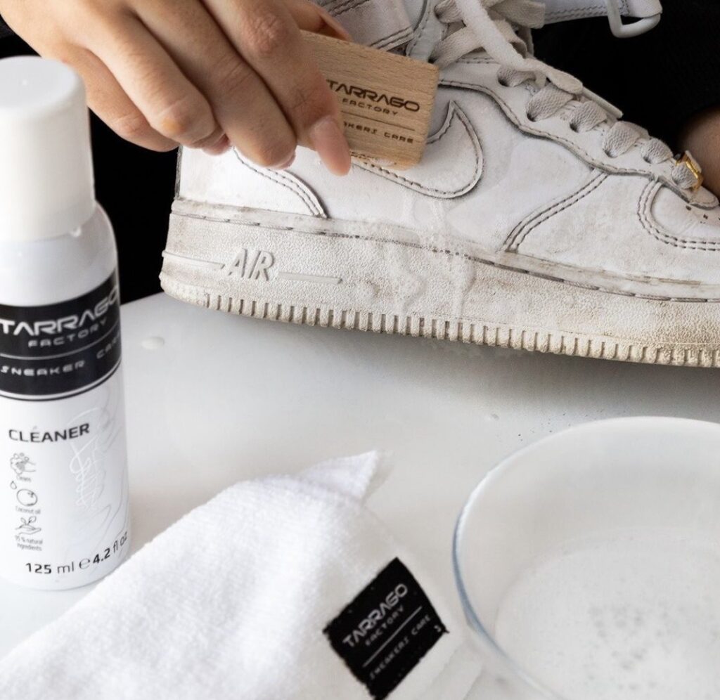 3 Simple Tips to Keep Your Shoes Looking New | Outfit Trends 3 Simple Tips to Keep Your Shoes Looking New | Outfit Trends