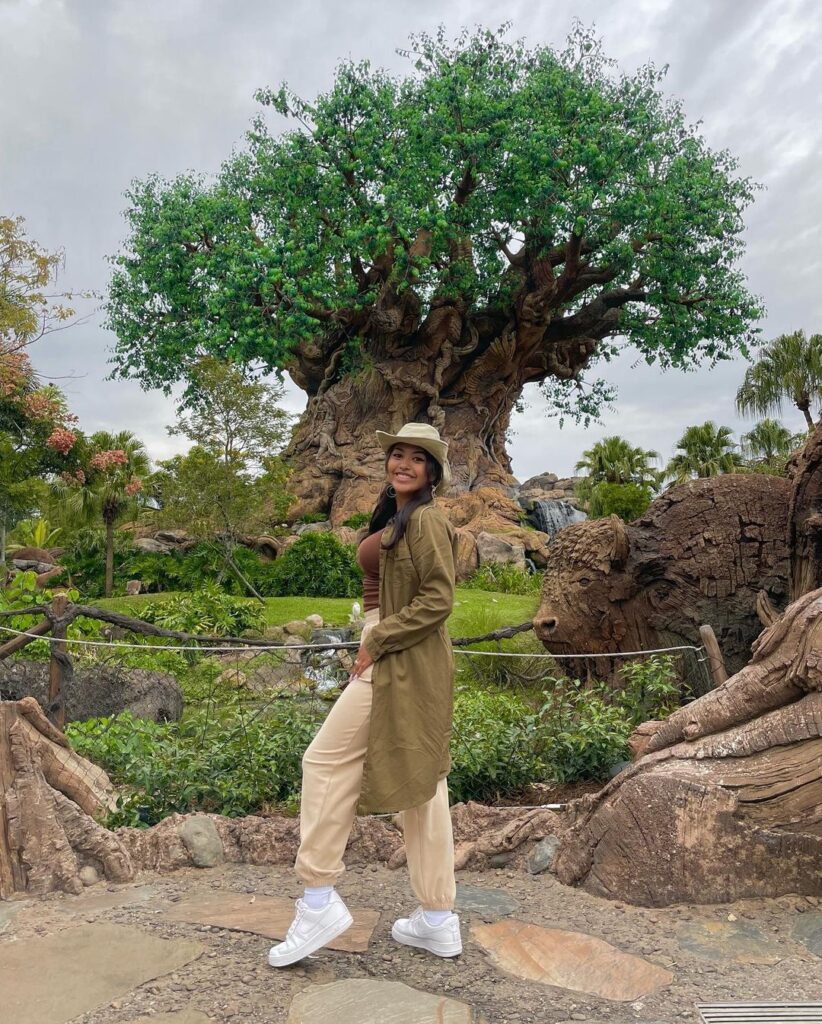 20 Cute Outfits To Wear At Disney World For Memorable Trip