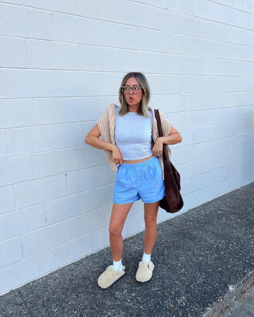16 Best Light Blue Shorts Outfits for Women